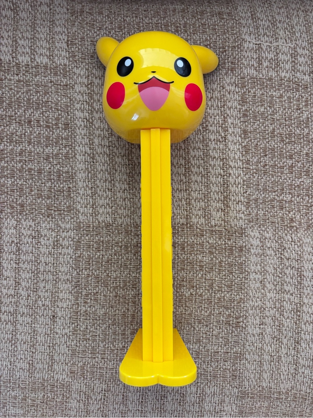 Large pikachu Pokémon pez dispenser